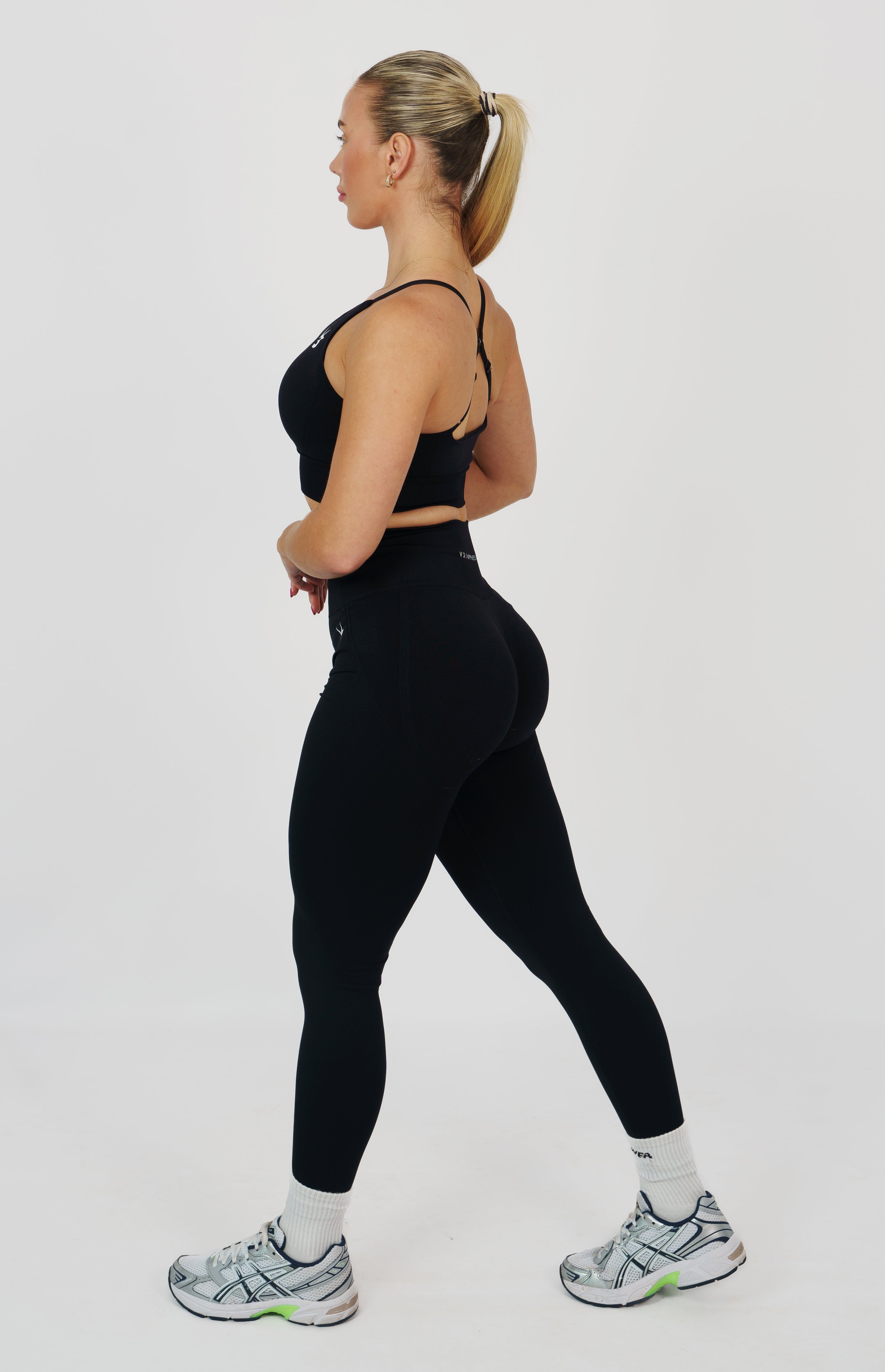 Tempo Seamless Scrunch Leggings & Multi-Way Sports Bra Set - Black