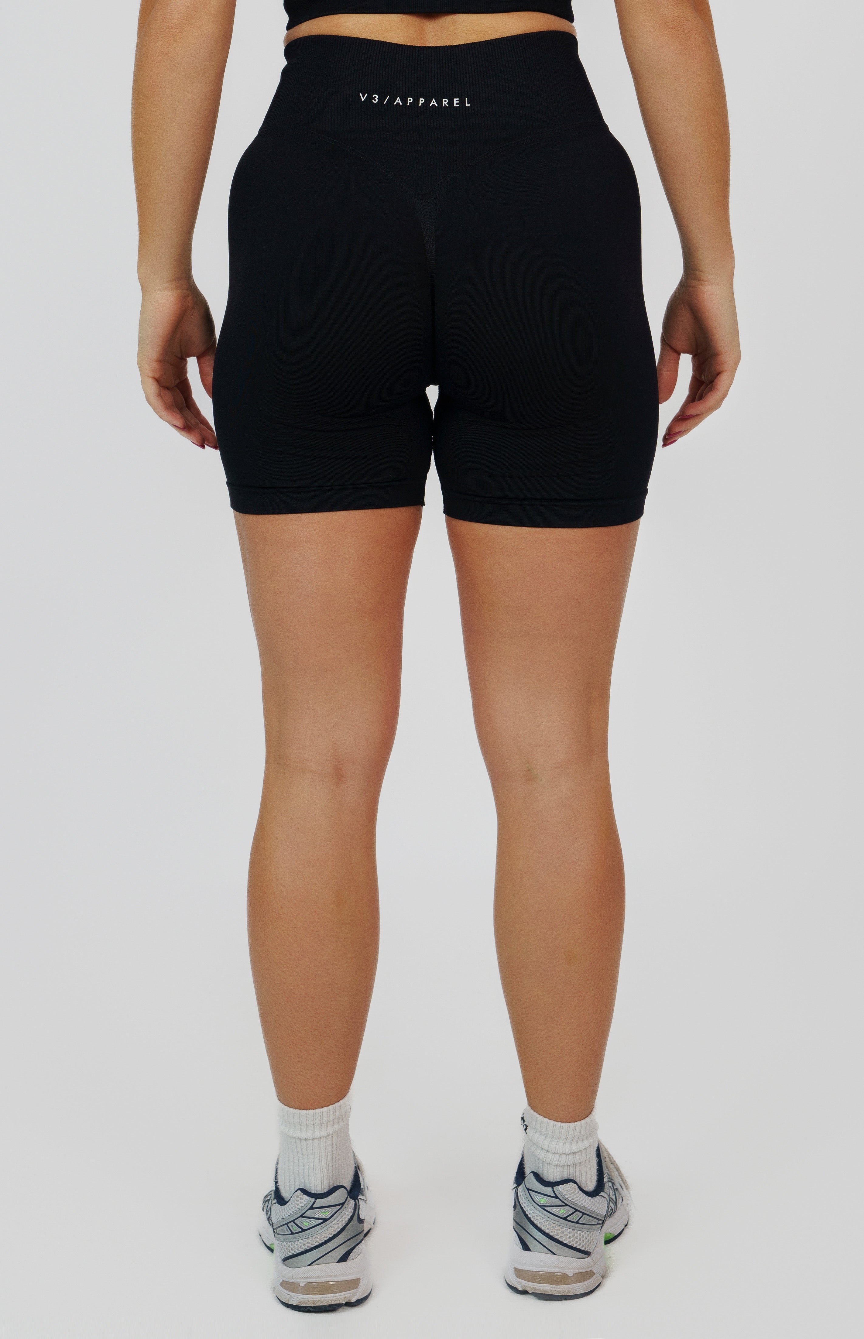 Form Seamless Scrunch Sports Bra, Leggings & Shorts Set - Black