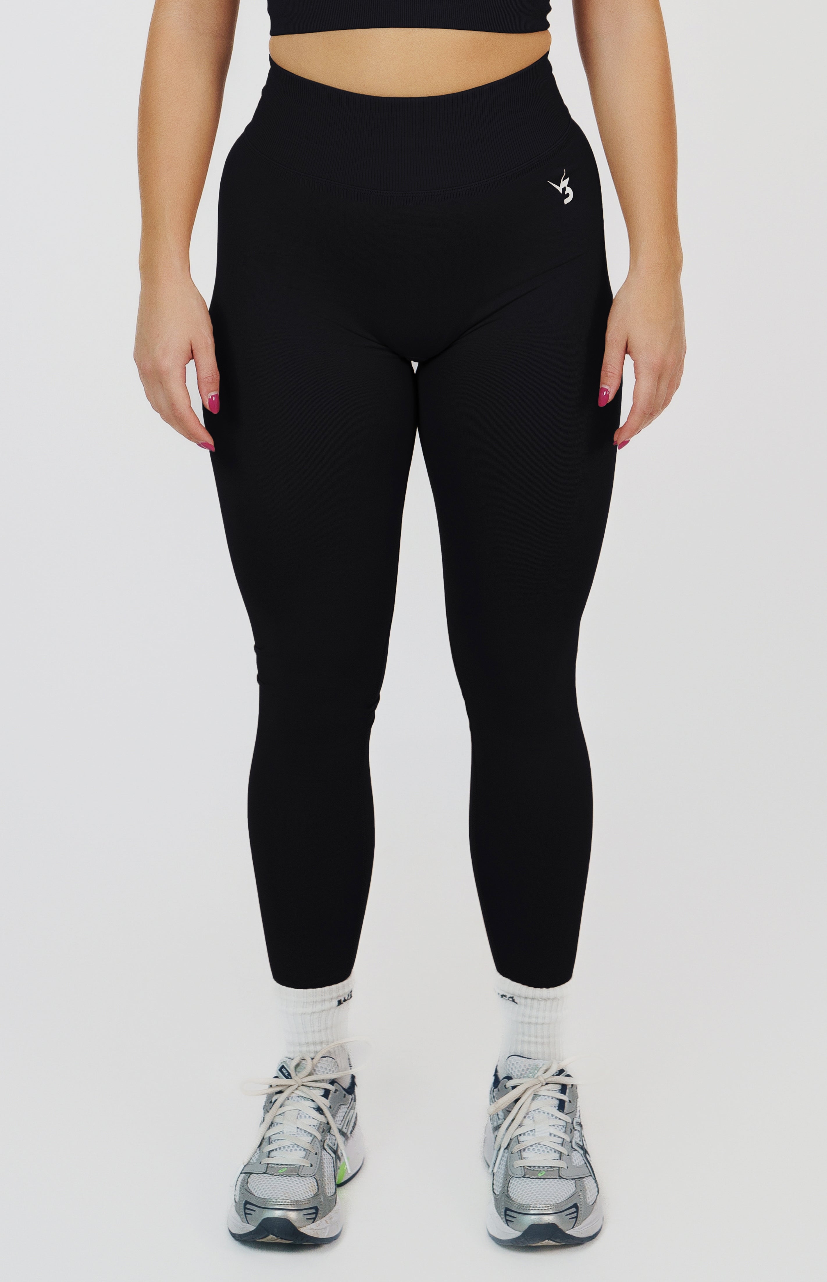 Form Seamless Scrunch Sports Bra, Leggings & Shorts Set - Black