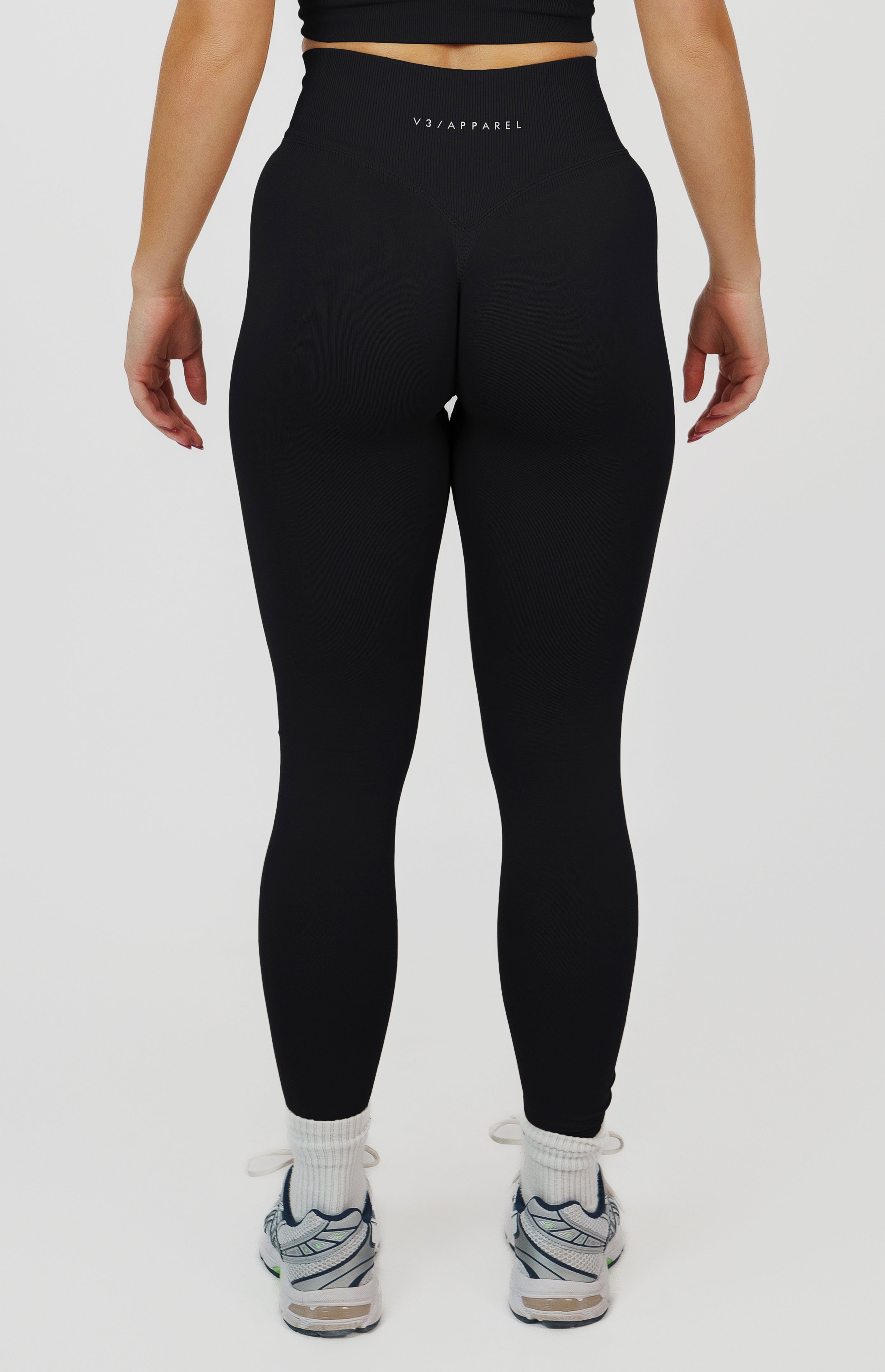 Form Seamless Scrunch Sports Bra, Leggings & Shorts Set - Black