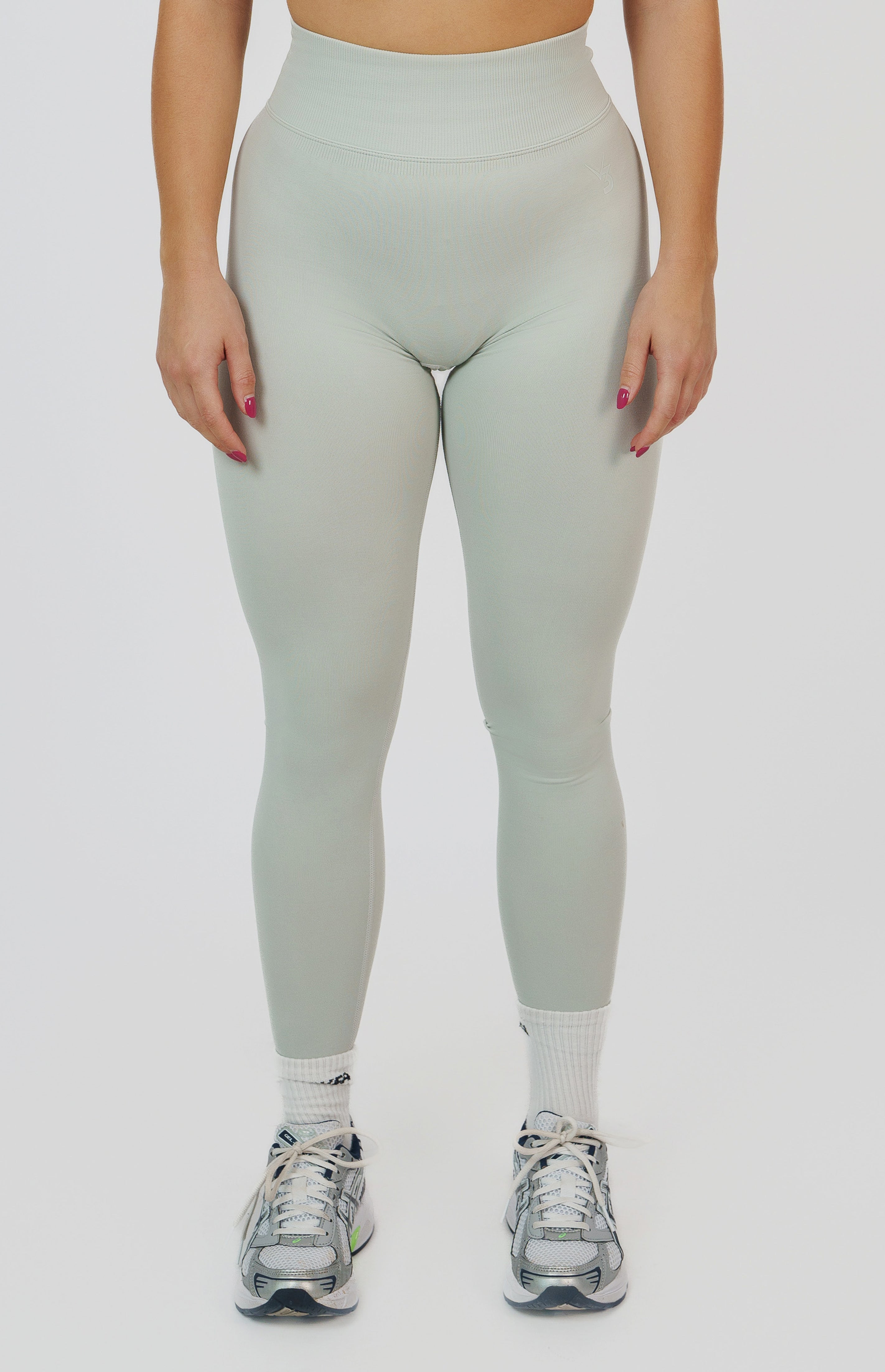 Form Seamless Scrunch Sports Bra, Leggings & Shorts Set - Light Grey